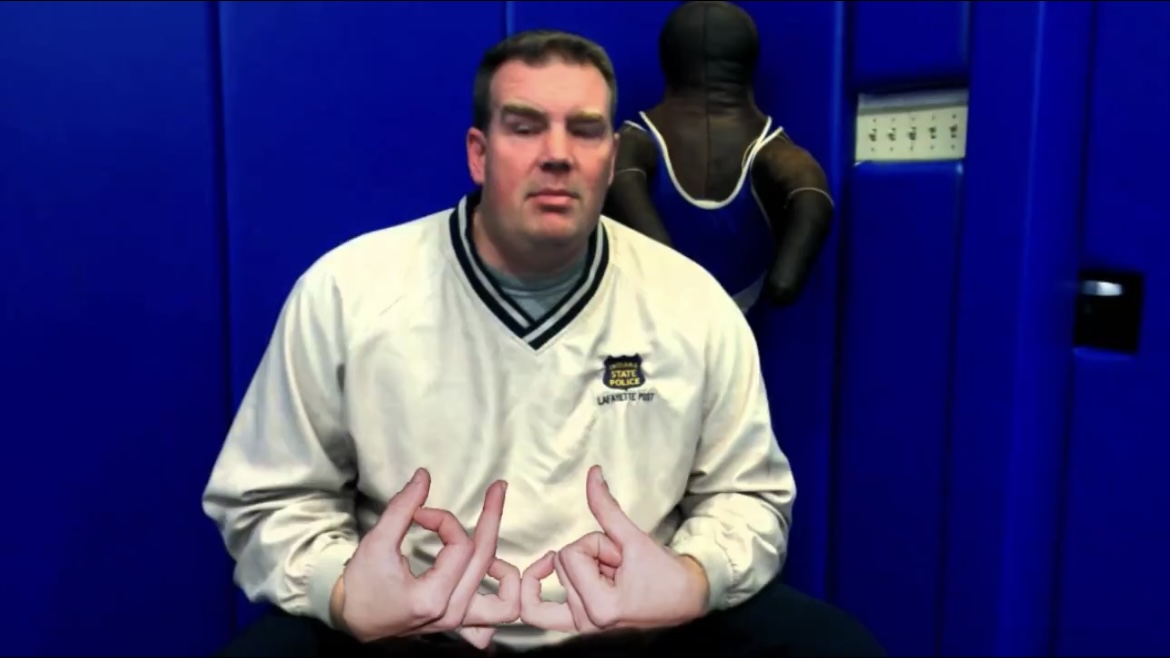 Jerry Holeman blood gang sign